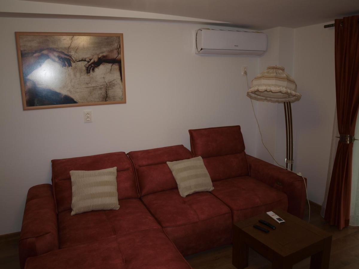 Amavera Apartment Târgu Jiu Exteriér fotografie