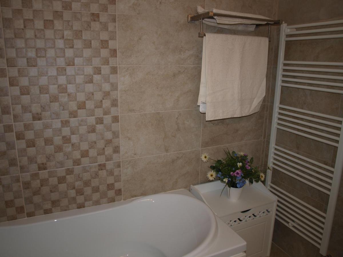 Amavera Apartment Târgu Jiu Exteriér fotografie